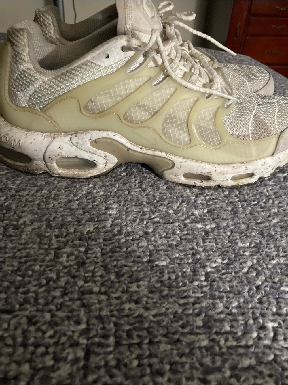 Nike Men's White and Cream Athletic Shoes